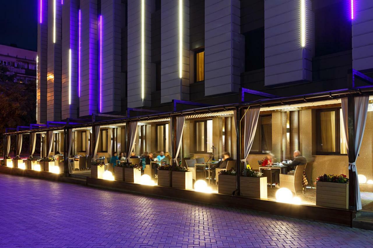 Renion Park Hotel Alma-Ata Exteriör bild